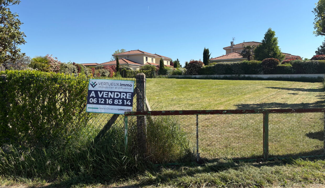 Terrain 901m² – Craponne